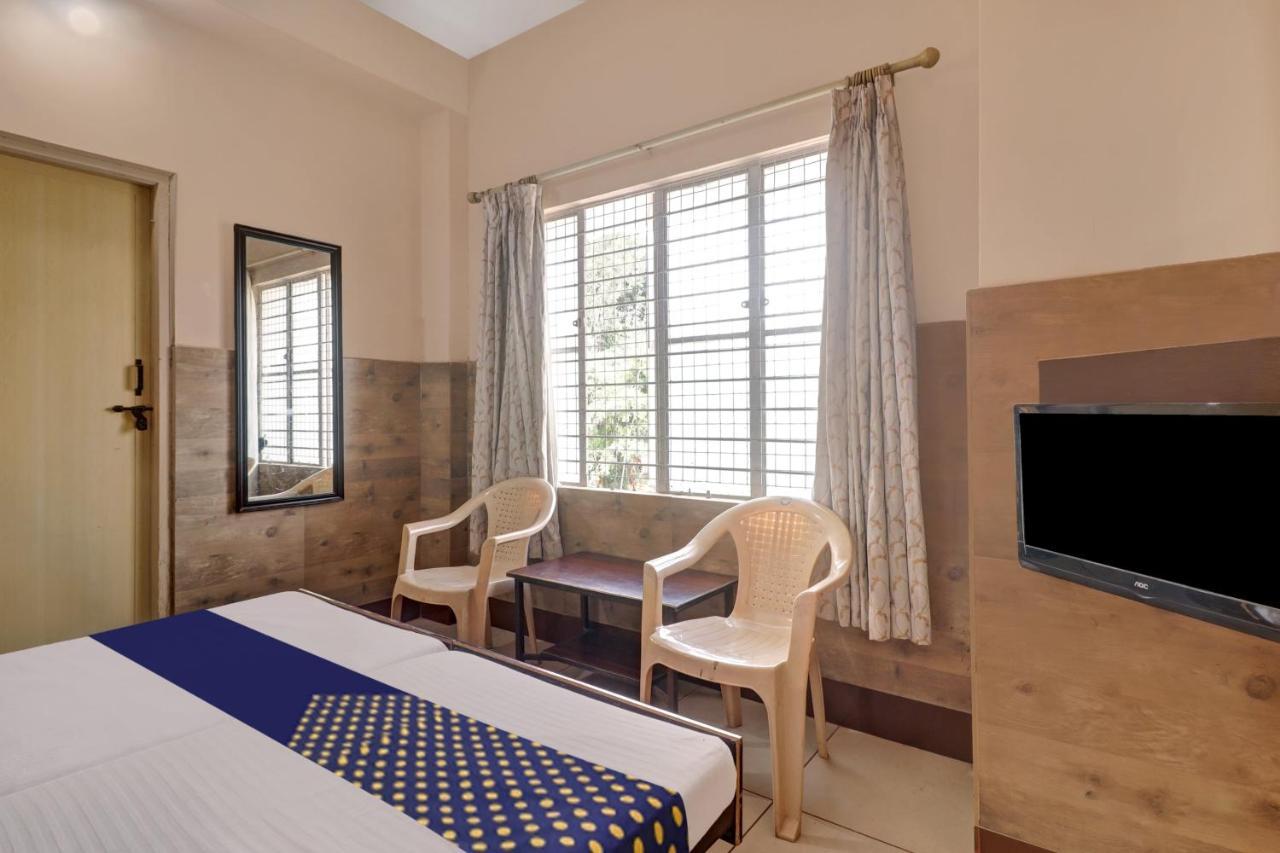 Hotel Spot On Ganga Yatri Nivas à Gundlupet Extérieur photo