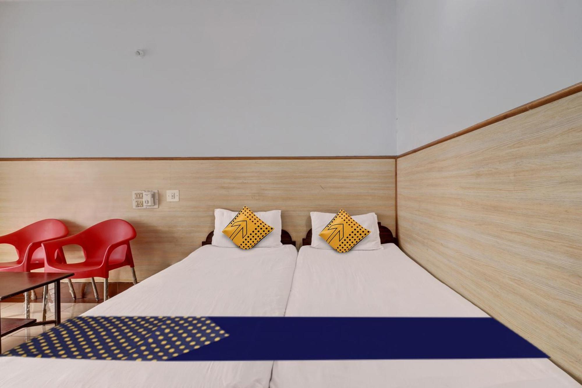 Hotel Spot On Ganga Yatri Nivas à Gundlupet Extérieur photo