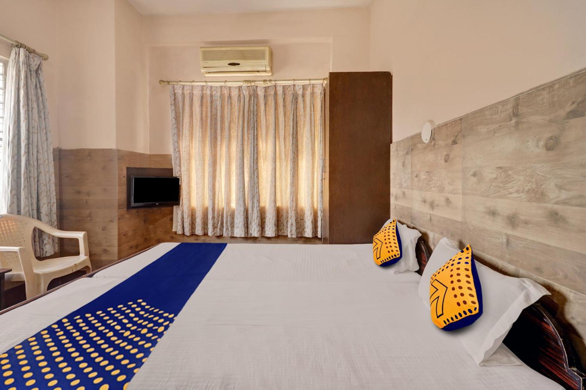 Hotel Spot On Ganga Yatri Nivas à Gundlupet Extérieur photo